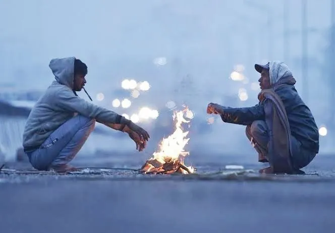 bold-look-of-kylie-jenner-in-an-orange-dress