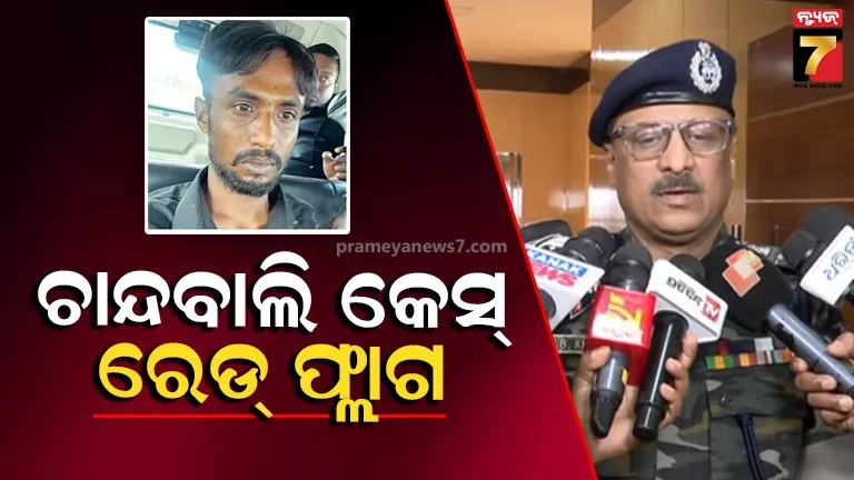 4-killed-one-injured-as-car-crashes-into-truck-at-cuttack-chandbali-road-anantapur