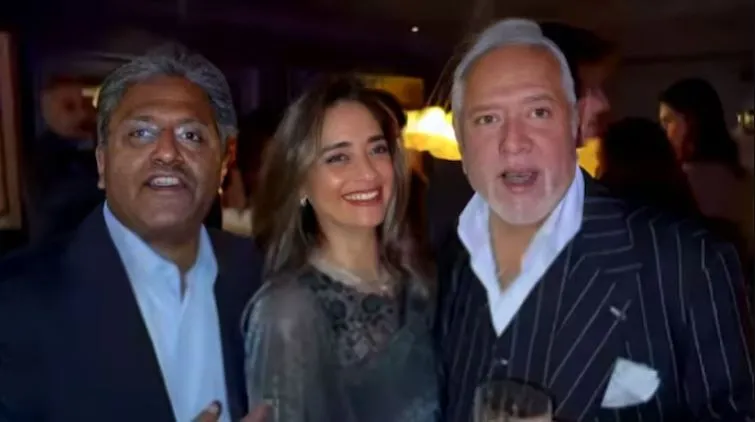 shubhangis-ex-husband-passes-away