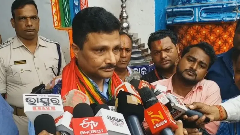 union-minister-dharmendra-pradhan-addresses-public-at-chhendipada