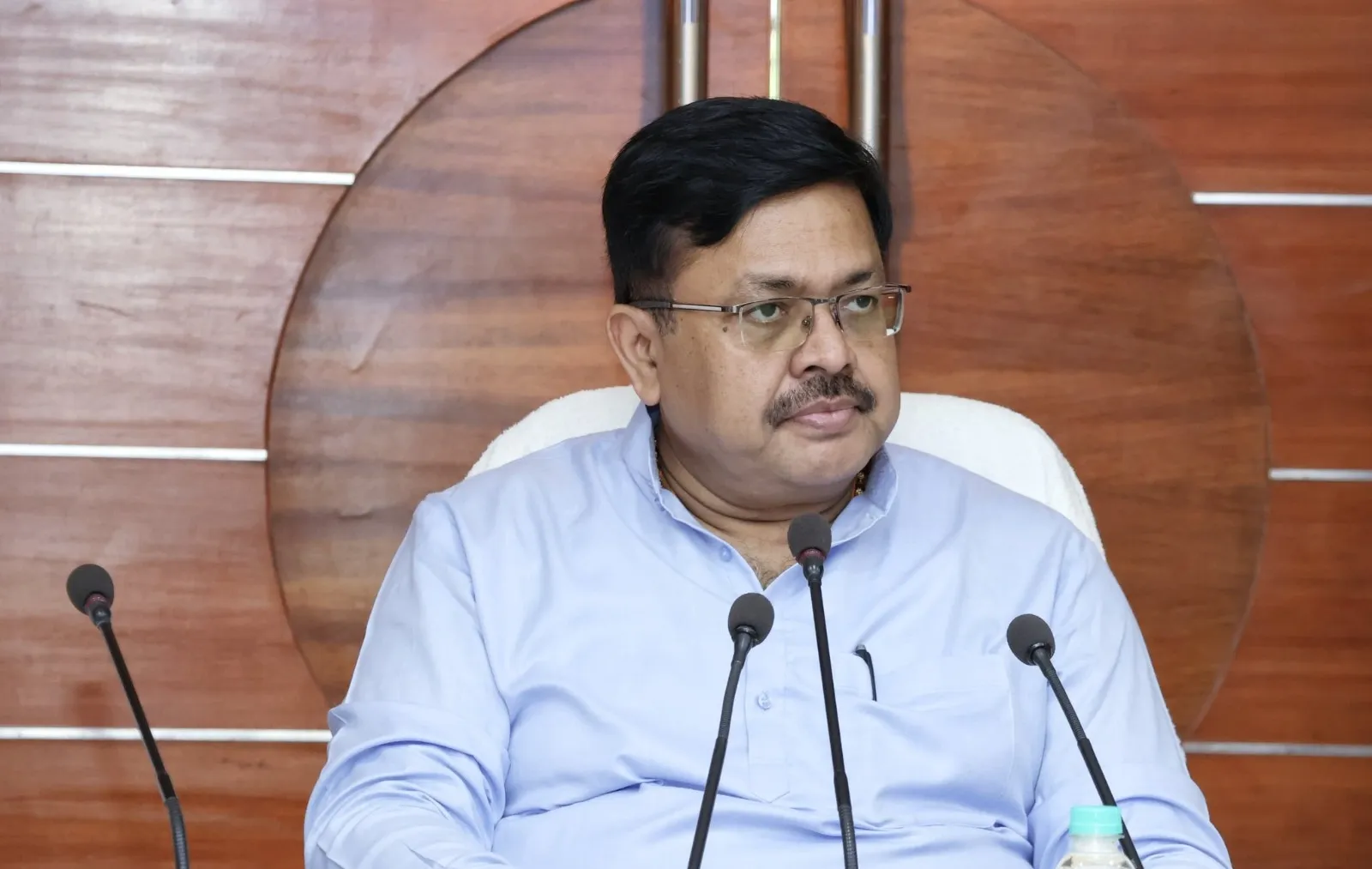 ex-boyfriend-reached-at-womans-wedding-video-viral