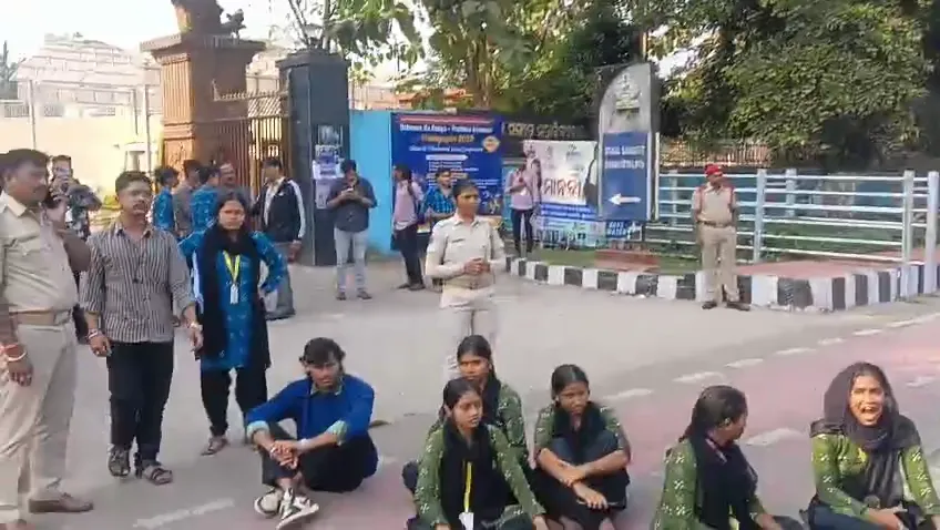 female-soldier-killed-26-shoes-in-33-seconds-for-manipulating-female-students