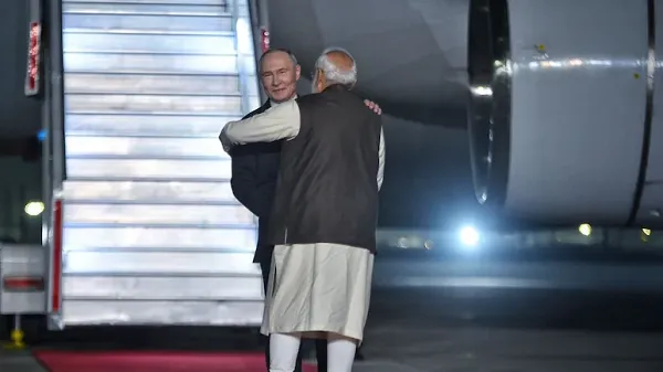 ଓବାମାଙ୍କଠାରୁ ପୁଟିନଙ୍କ ଯାଏଁ... ପିଏମ୍ ମୋଦୀ ପ୍ରୋଟୋକଲ୍ ଭାଙ୍ଗି ୭ ଦେଶର ରାଷ୍ଟ୍ରାଧ୍ୟକ୍ଷଙ୍କୁ କରିଛନ୍ତି ସ୍ୱାଗତ