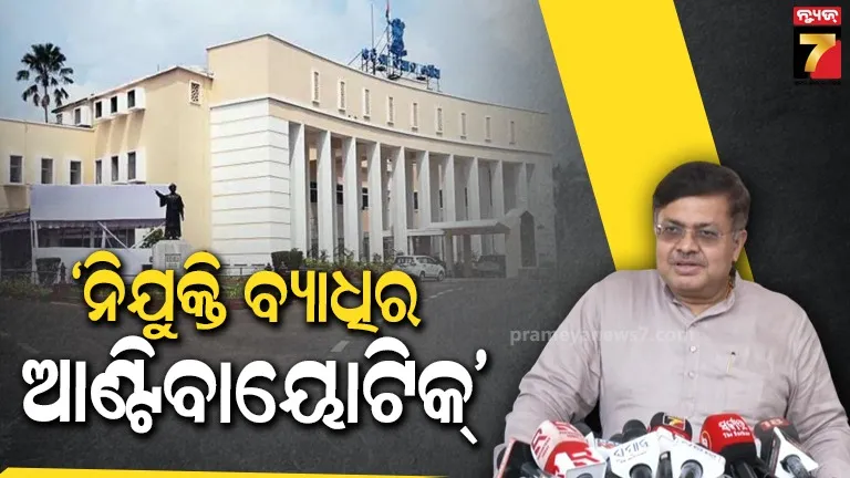 shaktikanta-das-honored-with-governor-of-the-year