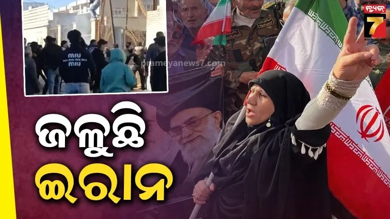 woman-protester-laura-amherst-says-she-will-become-first-topless-prime-minister-of-united-kingdom