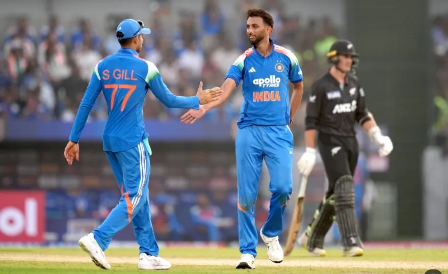 India vs New Zealand: ନ୍ୟୁଜିଲାଣ୍ଡର ଦମଦାର ବ୍ୟାଟିଂ, ଭାରତକୁ ଦେଲା ୩୦୧ ରନ୍ ଟାର୍ଗେଟ୍