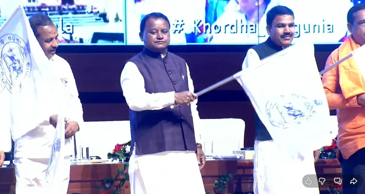 students-invent-lipstick-gun-for-women-safety-