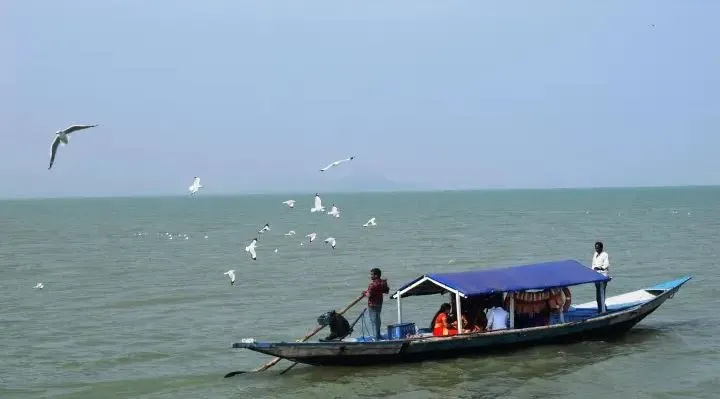 villager-protest-agaist-nh-official