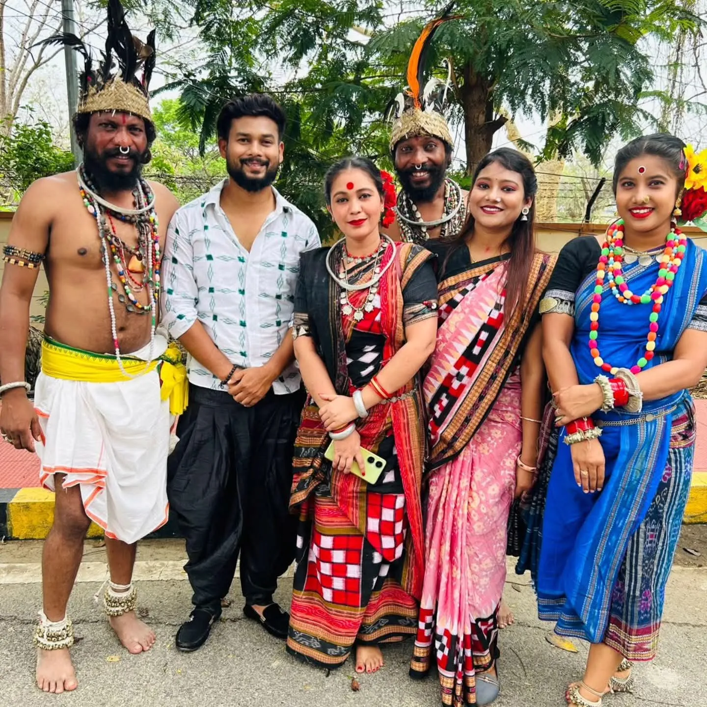 puja-preparation-at-haripur-dolamundai-and-khannagar-puja-mandap-of-cuttack