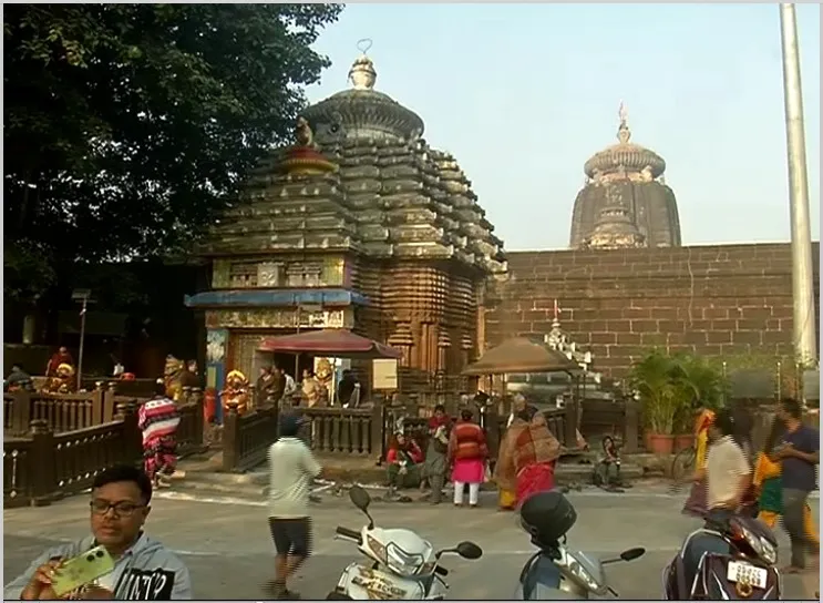 odisha-chief-ministers-entry-into-new-residence