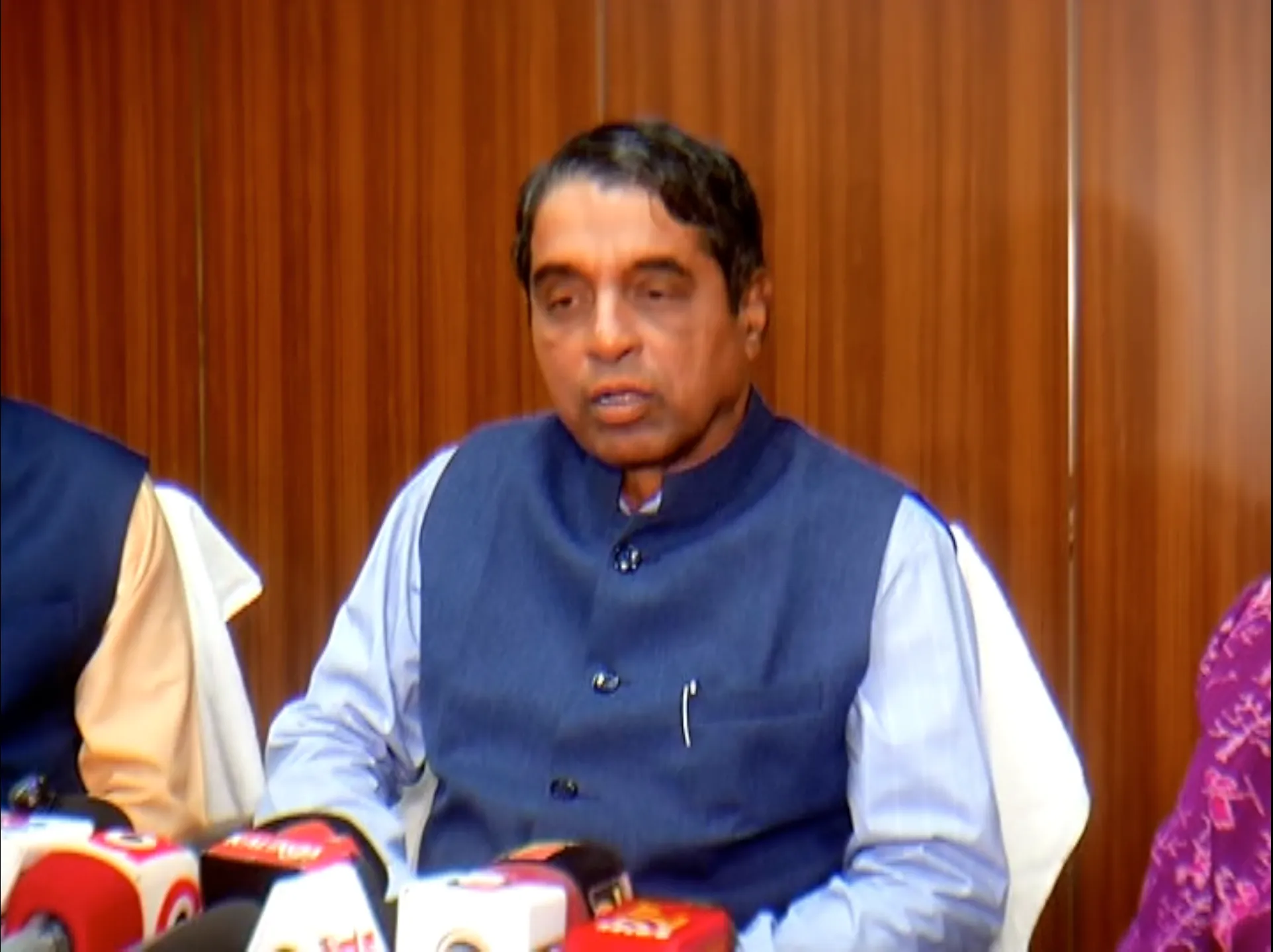 governor-invite-sibsena-to-form-govt-in-state