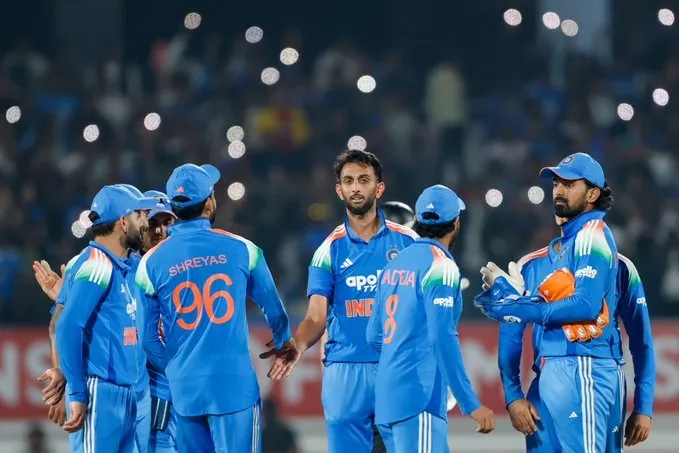 deputy-chief-minister-pravati-parida-plant-tree-at-panthaniwas