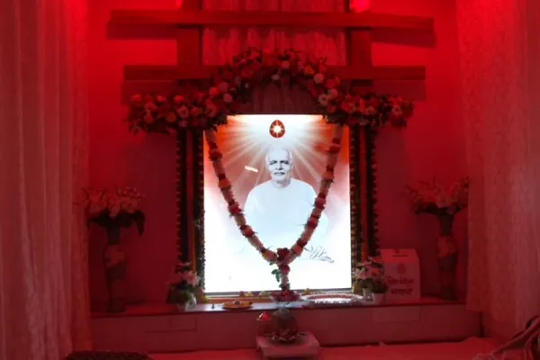 ddlj-prime-characters-sculpture-will-be-inaugurate-at-lisaster-square-of-britain