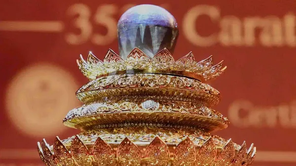 ଦୁନିଆର ସବୁଠୁ ବଡ଼ ହୀରା ‘ପର୍ପଲ ଷ୍ଟାର’, ୩୫୬୩ କ୍ୟାରେଟ୍ ଓଜନ: ମୂଲ୍ୟ ଜାଣିଲେ ଉଡ଼ିଯିବ ହୋଶ