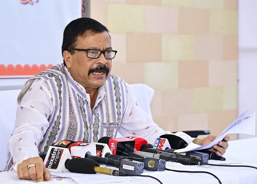 2-mruta-deha-found-near-railway-golanthara-station