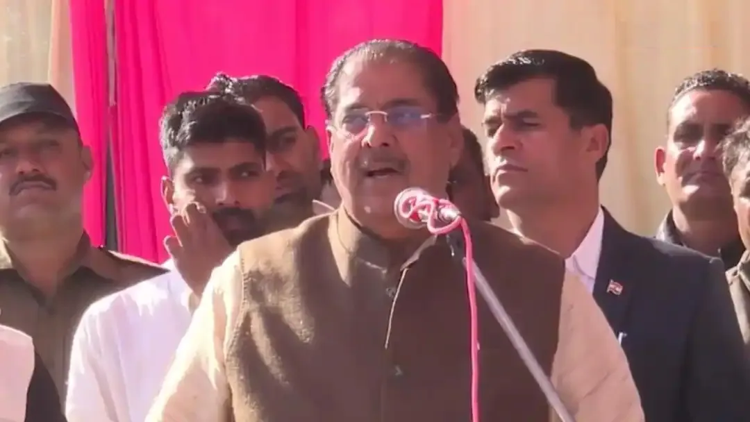 JJP ନେତା ଅଜୟ ଚୌତାଲାଙ୍କ ବିସ୍ଫୋରକ ବୟାନ : 'ଶାସନ ଗାଦିରୁ ଭିଡି ଆଣି ନେତାଙ୍କୁ ଗୋଡେଇ ଗୋଡେଇ ପିଟ', ରଖିଲେ ପଡୋଶୀ ଦେଶର ଉଦାହରଣ