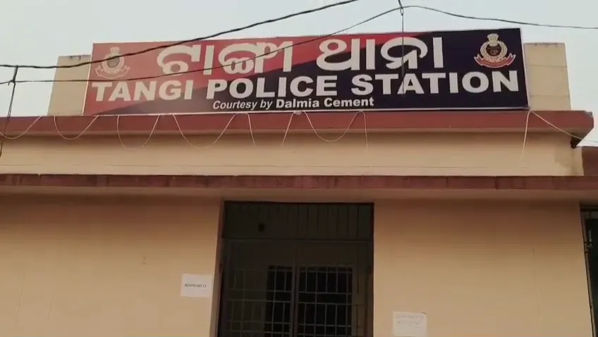 student-strike-in-barpada-engineering-college-bhadrak