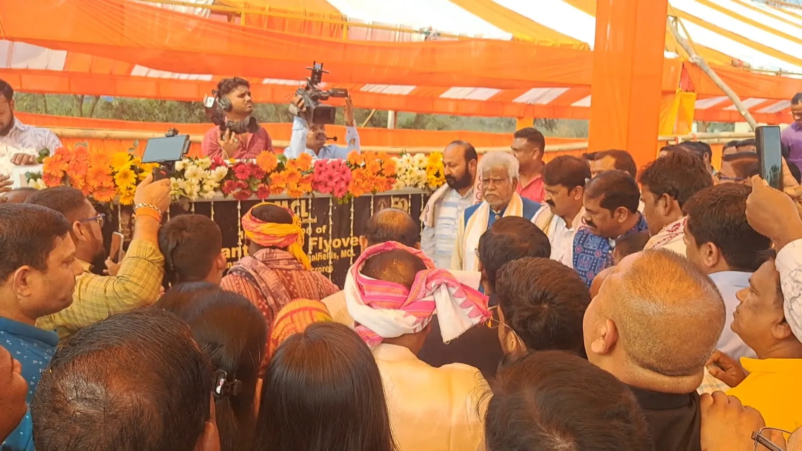 delhi-capitals-brave-smriti-mandhana-blitz-to-beat-rcb-by-25