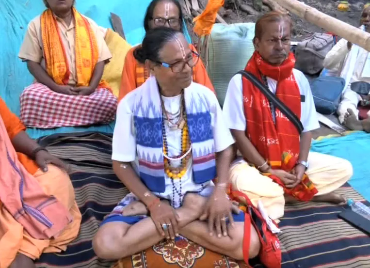 12-year-old-delhi-student-approach-high-court-for-opening-of-school