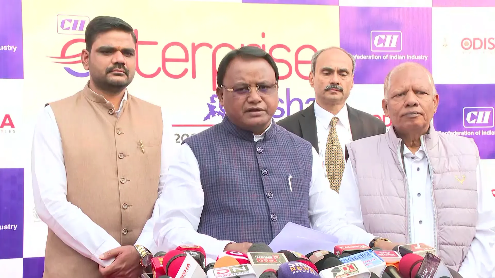 india-new-zealand-1st-odi-india-needs-156-runs-to-win