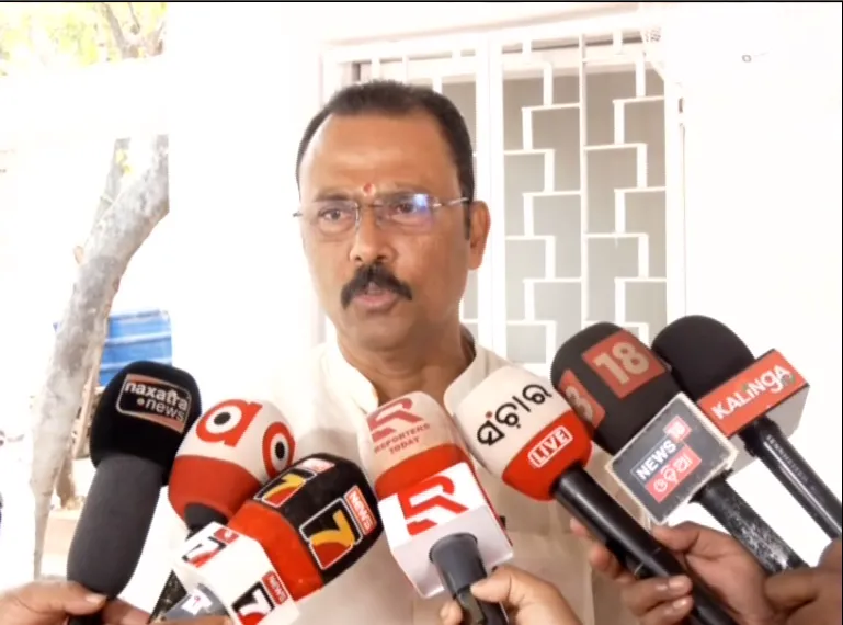 clashes-at-prayagraj-mahakumbh-mela