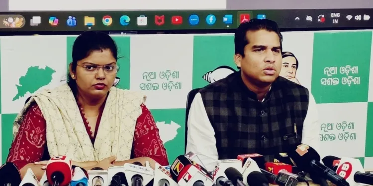 ରେଭେନ୍ସା ନିର୍ବାଚନ: ୨୪ ଘଣ୍ଟିଆ ଲାଇବ୍ରେରୀ, ମାଗଣା IAS କୋଚିଂ ,  BCJDର ଲୋଭନୀୟ ଇସ୍ତାହାର