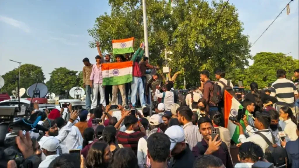 କନ୍ନଟ ପ୍ଲେସ୍ ରେ ‘ତିରଙ୍ଗା ଯାତ୍ରା’ ପୂର୍ବରୁ ଦୀପକେ ଅଟକ, କାର୍ଯ୍ୟକ୍ରମ ଆୟୋଜନ ନ କରିବାକୁ ନୋଟିସ୍ ଦେଇଥିଲା ଦିଲ୍ଲୀ ପୋଲିସ