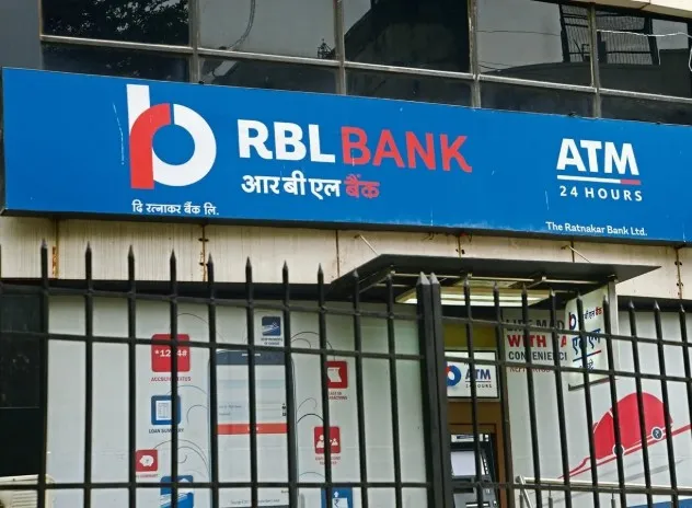 RBL ବ୍ୟାଙ୍କ ଓ ଏମିରେଟ୍ସ ଏନବିଡି ବ୍ୟାଙ୍କର ମିଶ୍ରଣକୁ ଆର୍‌ବିଆଇର ମଞ୍ଜୁରୀ: ବଦଳୁଛି ବ୍ୟାଙ୍କିଙ୍ଗ୍ ସେକ୍ଟର
