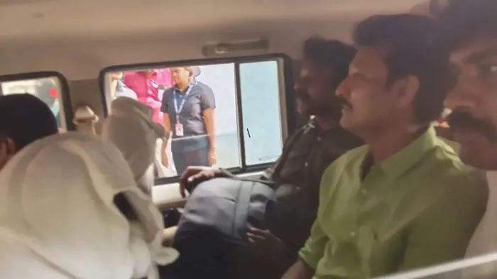 Anbil Mahesh