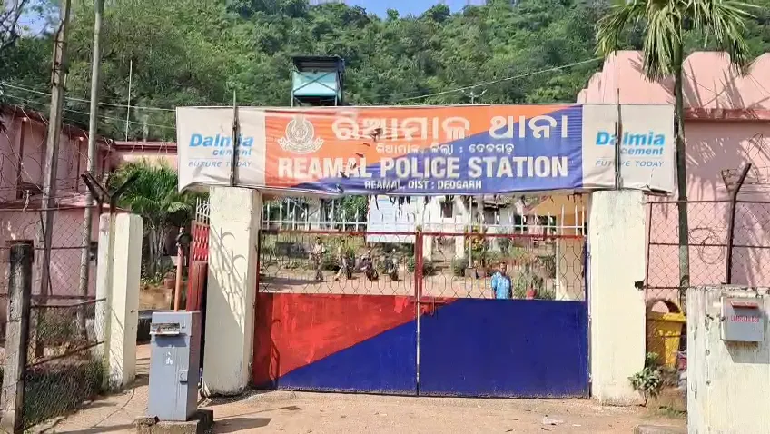 ଦେବଗଡ଼ରେ ଅଘଟଣ: ପୋଖରୀରେ ବୁଡ଼ି ଯାତ୍ରା କଳାକାରଙ୍କ ମୃତ୍ୟୁ