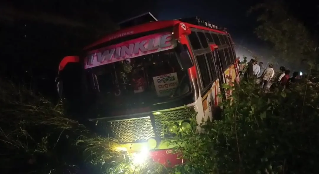Private bus plunges into a field