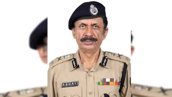 SIR ପ୍ରସଙ୍ଗରେ ମୁହଁ ଖୋଲିଲେ ପୂର୍ବତନ ପାେଲିସ ଡିଜି, କହିଲେ 'କୋଟି କୋଟି ଭାରତୀୟଙ୍କ ମତାଧିକାର ଛଡାଇ ନିଆଯାଇଛି'