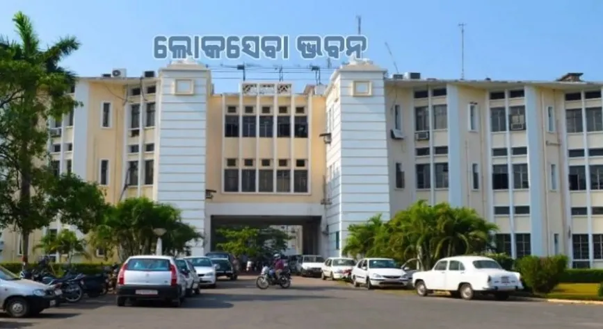 ରାଜ୍ୟରେ IAS ସ୍ତରରେ ଅଦଳବଦଳ, CMଙ୍କ ଅତିରିକ୍ତ ସଚିବ ହେଲେ ନବରଙ୍ଗପୁର ଜିଲ୍ଲାପାଳ ମହେଶ୍ୱର ସ୍ୱାଇଁ 