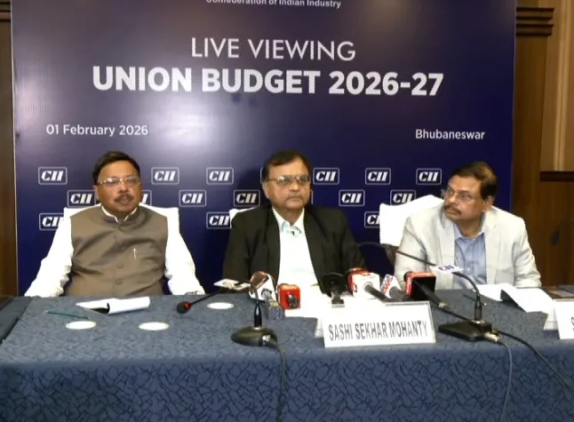 villagers-adopt-unique-ways-in-balrampur-for-covid-vaccination-awareness