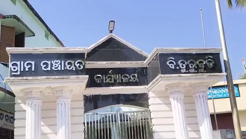 chief-minister-reviewed-flood-situation-in-odisha