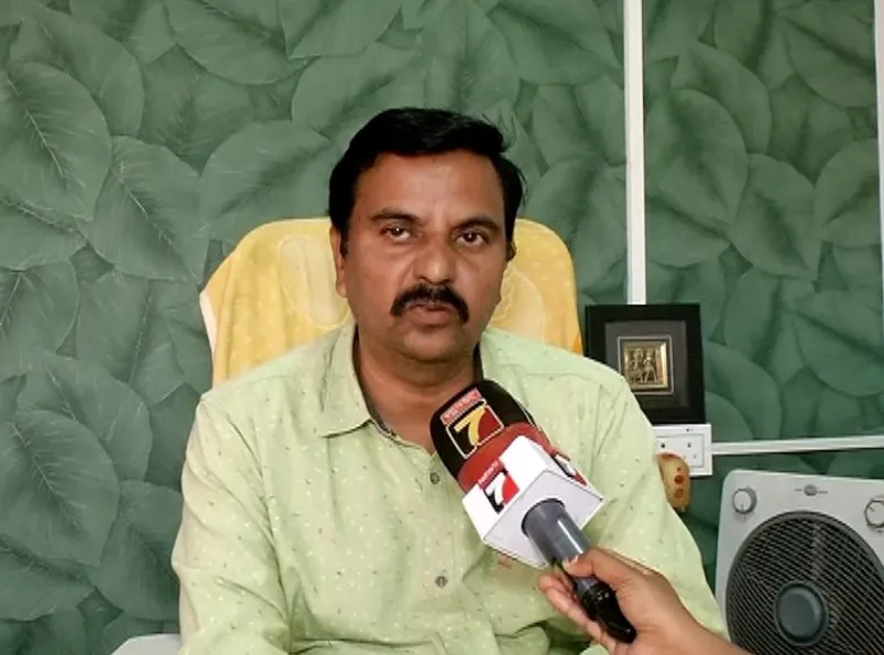 amitabh-bachchan-shares-breaking-news-bat-enters-his-house-jalsa-amid-of-coronavirus