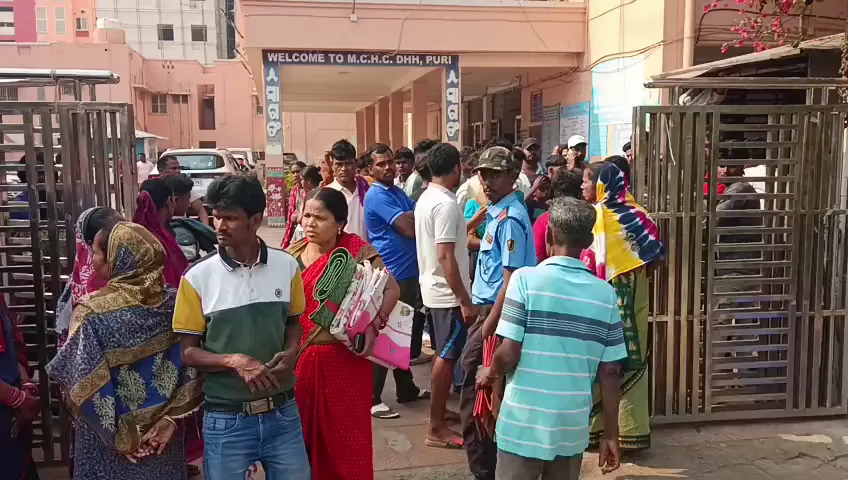 purishreemandir-darshan-at-last-day-of-2022-two-x-bhakta-bhida