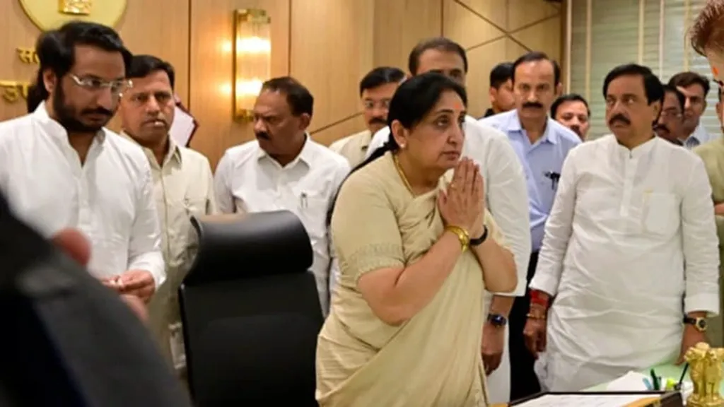 police-officer-in-vigilance-grip