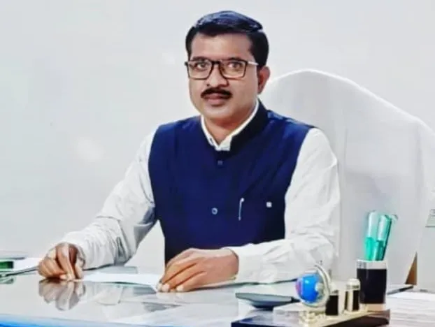 ଭିଜିଲାନ୍ସ ପଞ୍ଝାରେ ଭାରପ୍ରାପ୍ତ ତହସିଲଦାର ଦୈତାରୀ ମଲ୍ଲିକ, ୪୦ ହଜାର ଟଙ୍କା ନେବାବେଳେ ଧରାପଡ଼ିଲେ