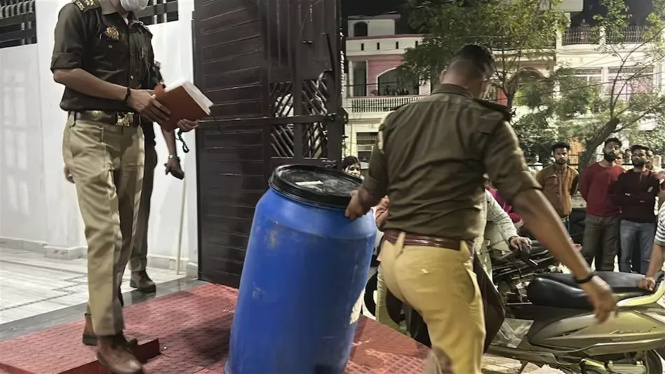 the-cyclone-will-make-landfall-by-24th-oct-night-and-25th-oct-morning