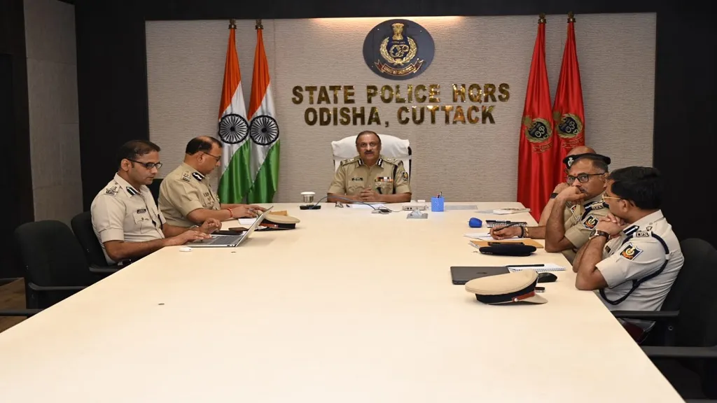 government-has-decided-to-close-the-below-10-students-attendance-schools