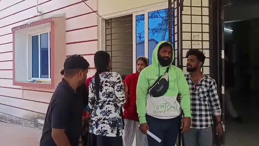 daughter-iltija-allowed-to-meet-mehbooba