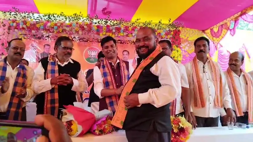 virat-kohli-just-a-century-away-from-the-world-record