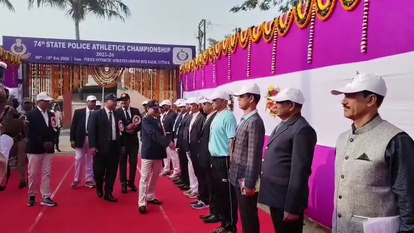 issue-of-distorting-manoj-dass-photo-in-shishulekha-fans-demand-apologize-for-error-correction