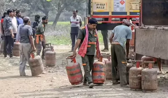 mayor-visits-nilamadhab-niwas-after-diarrhea-outbreak