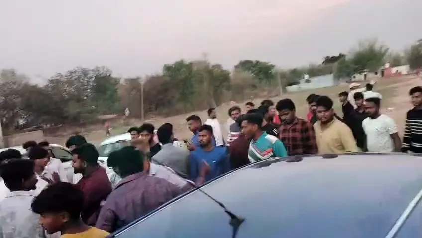 କ୍ରିକେଟ୍ ଖେଳରୁ ମହାଭାରତ, ମ୍ୟାଚ୍ ହାରିବା ନେଇ ସଂଘବଦ୍ଧ ଆକ୍ରମଣ, ଜଣେ ଗୁରୁତର 