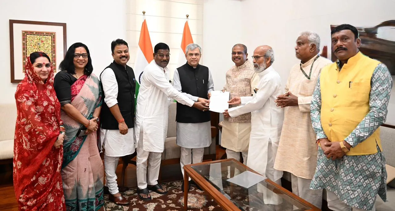 ରେଳ ମନ୍ତ୍ରୀଙ୍କୁ ଭେଟିଲେ ଓଡ଼ିଶାର ସାଂସଦଙ୍କ ଟିମ୍, RECAକୁ ଜମି ଯୋଗାଇ ଦେବାକୁ ଅନୁରୋଧ