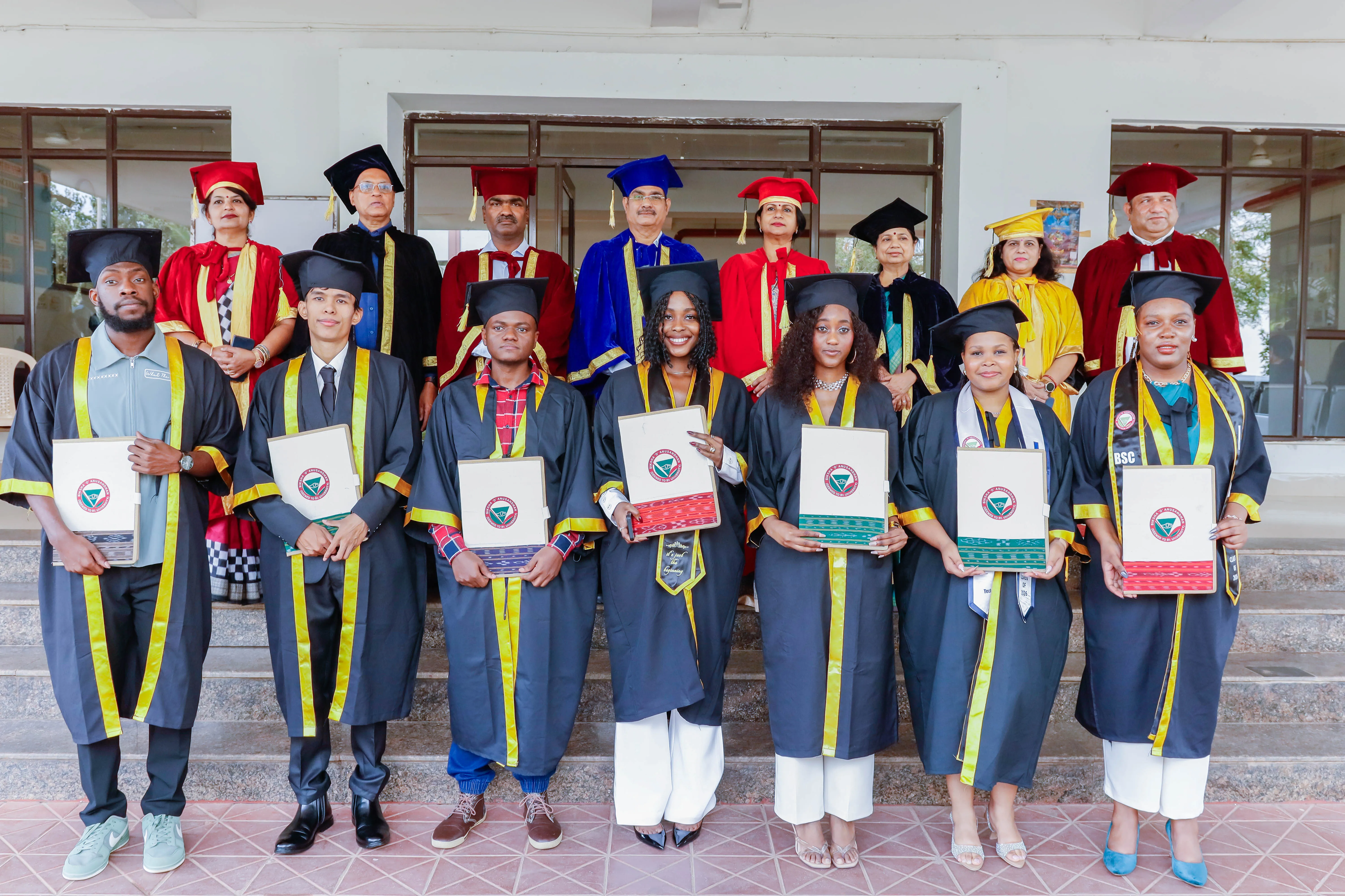 ବିଦେଶୀ ଛାତ୍ରଛାତ୍ରୀଙ୍କ ନିମନ୍ତେ ସୋଆରେ ଗ୍ରାଜୁଏସନ ଡେ ସମାରୋହ