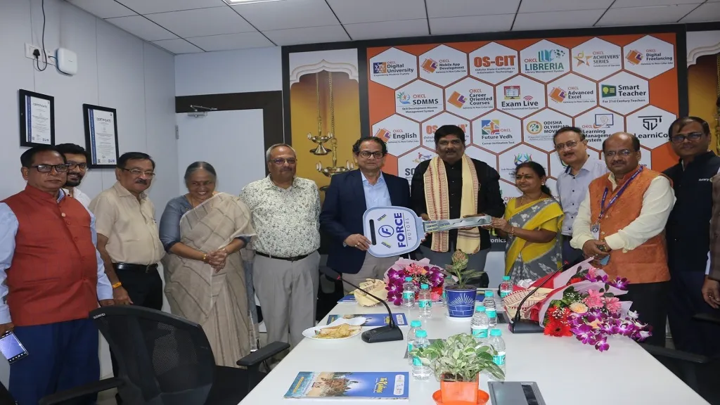 Rotary Club of Bhubaneswar Kalinga and Indian Bank.