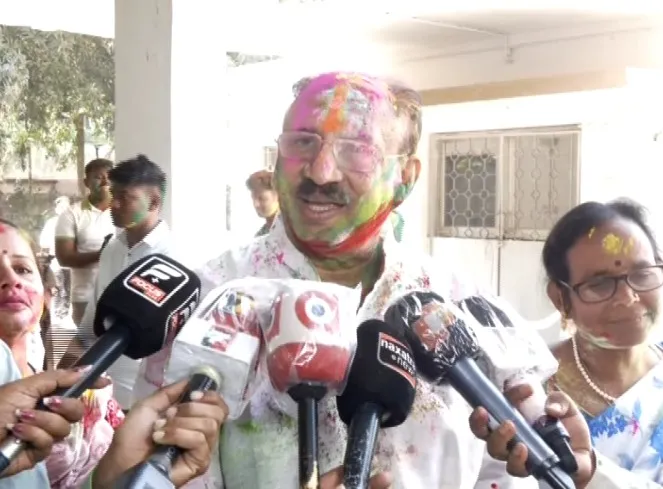 sc-tells-yogi-adityanath-govt-on-banners-shaming-caa-protesters